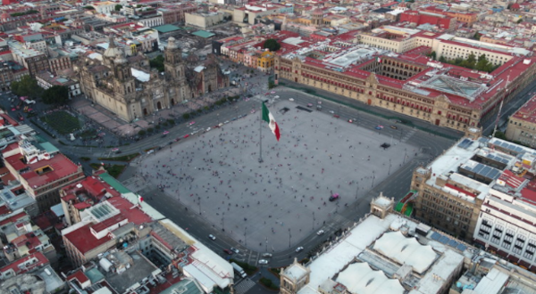 Vistas del zócalo de la Ciudad de México.